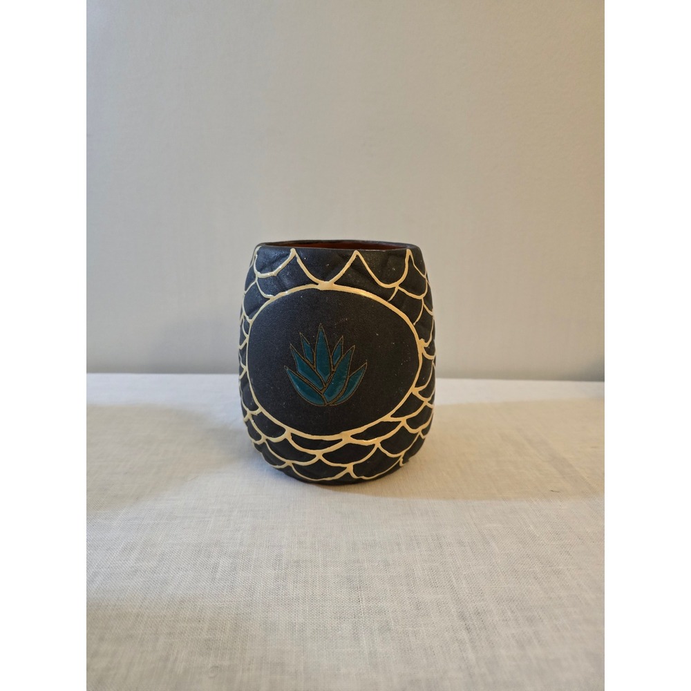 Venegas Unisex Pottery Vase Black Agave Scalloped Mexican Folk Art OS Excellent